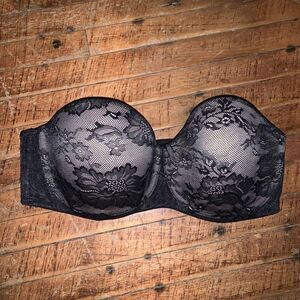 Victoria’s Secret Body black lace lined strapless 34D bra